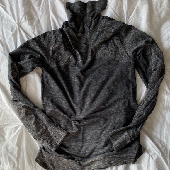 Lululemon wicking Turtleneck long sleeve - Picture 2 of 4